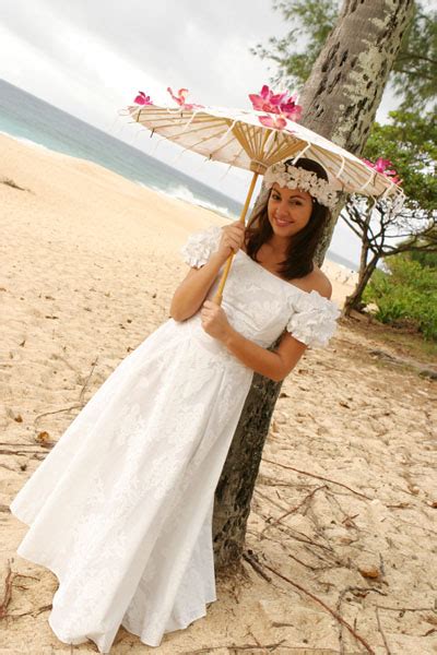 Cute floral dresses aren't just for spring & summer! Holoku, Hawaiian Traditional Wedding Dress | Traditional ...