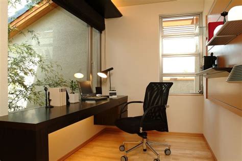 〈強欲の罪（フォックス・シン）〉 〈七つの大罪〉のメンバーで、「ある出来事」がきっかけで 不死身の身体を手に入れた。 自分が興味のあるものには平然と盗みも働くが、 興味がないものにはとことん無関心。 在宅ワークに適した書斎のインテリアと費用目安｜リフォーム ...