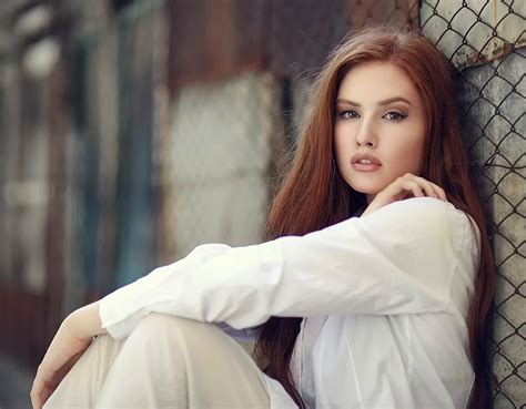 Pin By Fred Kahl On Red Heads Redhead Portrait Redhead Beauty