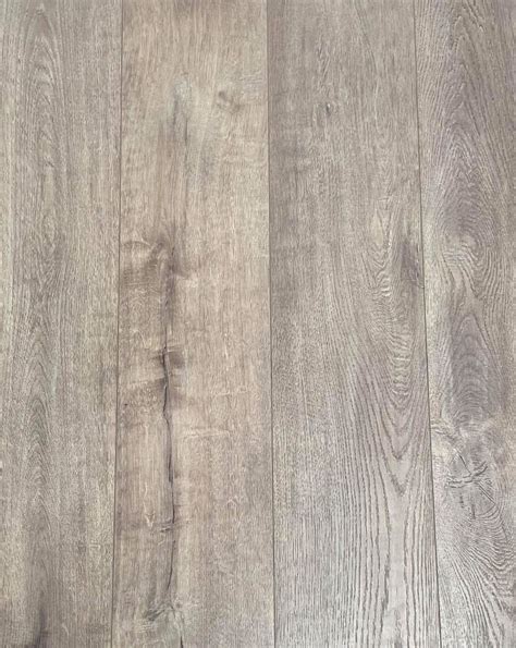Classic Laminate American Oak Flooring 1215mm X 194mm X 123mm 16m2