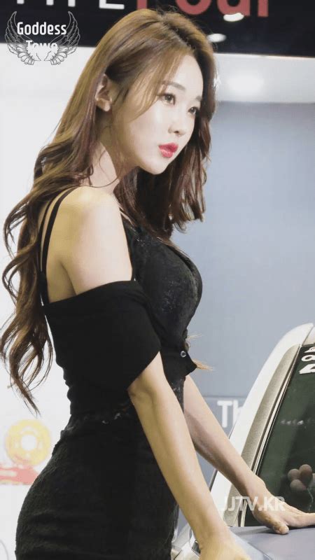 레이싱모델 진유리 올블랙 미니스커트 Racing Model Jin yuri 짤티비 후방짤 짤티비 꿀베 연예인 뉴스 이슈 노출 움짤 GIF