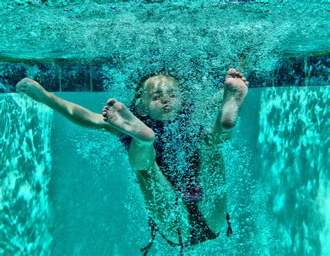 Underwater Bubble Girl © Jeff R Clow Press L On Your Ke Flickr