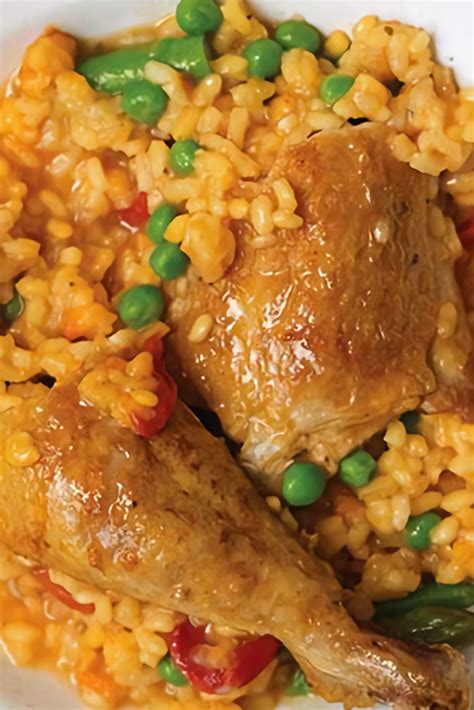 This classic spanish and latin american dish is made with rice, chicken, bell the first, and arguably most important, step in any good arroz con pollo recipe is to season and properly sear the chicken pieces. Authentic Chicken and Rice Cuban Arroz con Pollo ...