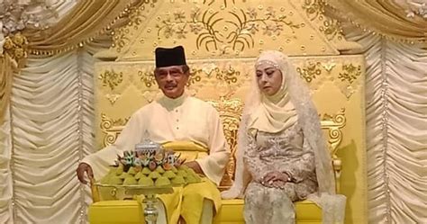 Timbalan perdana menteri malaysia merangkap kapal ronda ketiga tldm ini telah ditauliahkan sebagai kapal diraja (kd) perak dengan no. WARISAN RAJA & PERMAISURI MELAYU: Istiadat Pernikahan ...