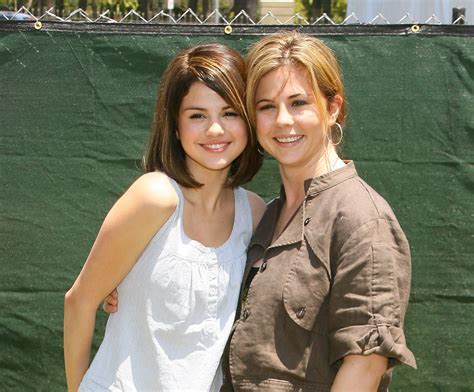 Selena Gomez With Her Mother Mandy Teefey Pics