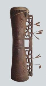 Alat musik tradisional yi, adalah alat musik tiup yang dibuat dari kayu dan bambu. Tifa Papua » Budaya Indonesia
