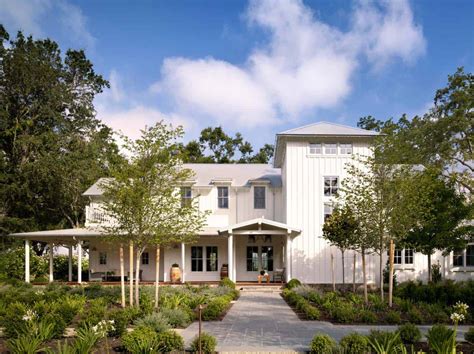 Inviting Modern Farmhouse With Vineyard Views In Napa Valley