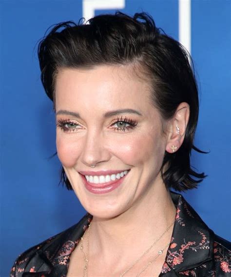 Katie Cassidy Short Straight Black Hairstyle Visual Story