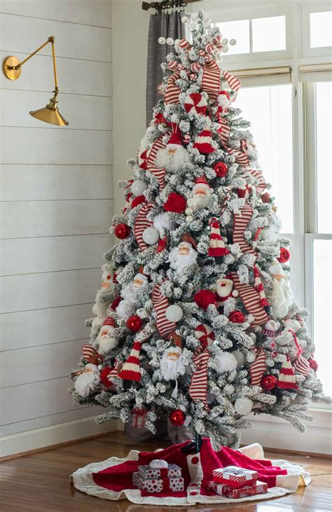 Santa Theme Christmas Tree Savvy Apron