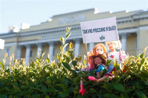 Russia Investigates Toy Protests Against Vote On Putins Term Limits
