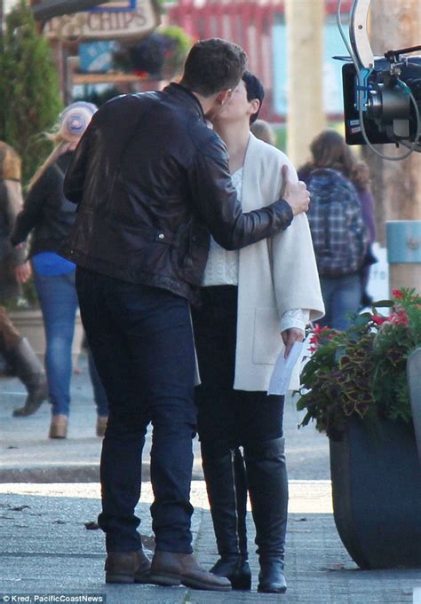 Ginnifer Goodwin Gets A Kiss From Prince Charming Husband Josh Dallas On Set Daily Mail Online