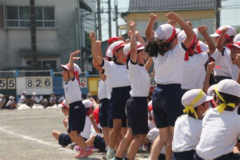まずポイントは、 閉会式ですので長い話はngで す。 気分が乗ってくると、ついつい話が長くなってしまいがちですが、ここはグッと我慢です。 というのも、運動会の閉会式は児童も保護者も疲れています。 運動会 閉会式 | 長泉町立長泉小学校