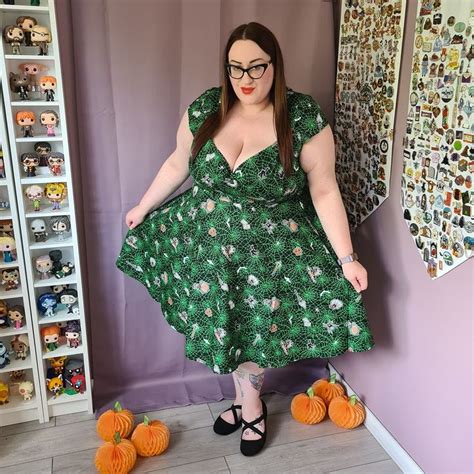 becky fatty outfit selfies boo brown instagram photos and videos plus size fashion