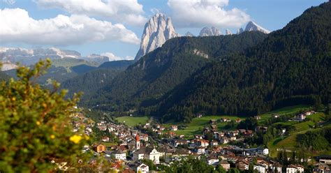 Selva val gardena is located at the heart of a beautiful natural landscape, a picturesque valley surrounded by the dolomite mountain ranges which have been declared a unesco world heritage site. Ortisei in Val Gardena