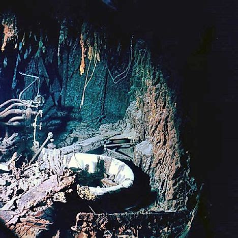 1600 x 1200 jpeg 257 кб. Inside Titanic Underwater Bodies