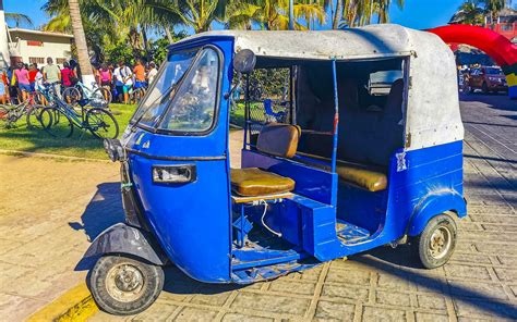 Puerto Escondido Oaxaca Mexico 2023 Blue Tuk Tuk White Tuktuks Rickshaw