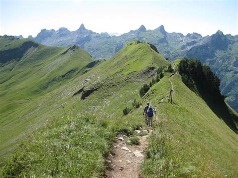 Book your tickets online for fronalpstock, stoos: 562a Gratweg Stoos SZ: Klingenstock - Fronalpstock