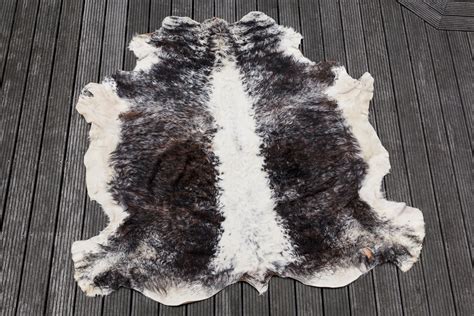 Tierfell teppich auf moebelcheck.net ganz einfach finden ❤ entdecken sie unsere riesige auswahl an reduzierten tierfell teppich. Tierfell-Teppich 9 - Bremehr's Hof-Markt in Verl