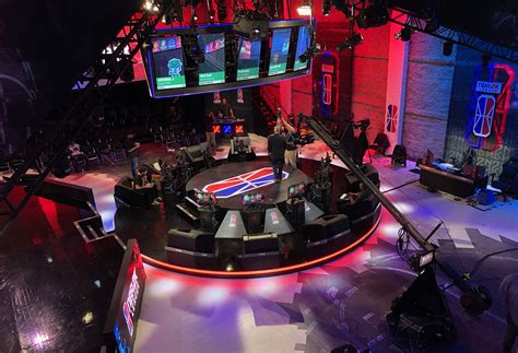 Not every nba franchise is sponsoring a squad in the nba 2k esports league, but the 22 who have enjoyed a wildly successful 2020. As NBA 2K League's First Season Closes Out, Studio and ...