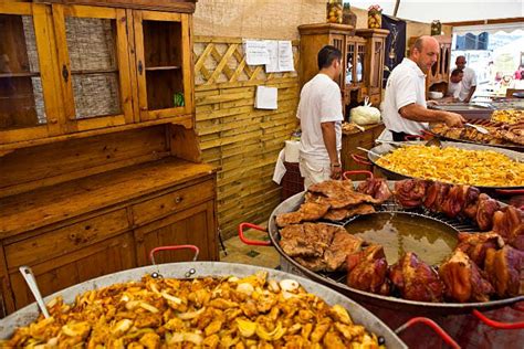 Seven Best Places To Get Sumptuous Street Food In Budapest Thermal Baths