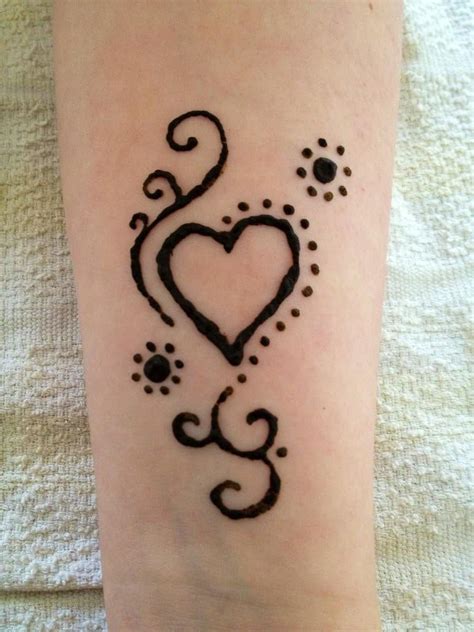 40 Simple And Easy Henna Mehndi Designs For Beginners