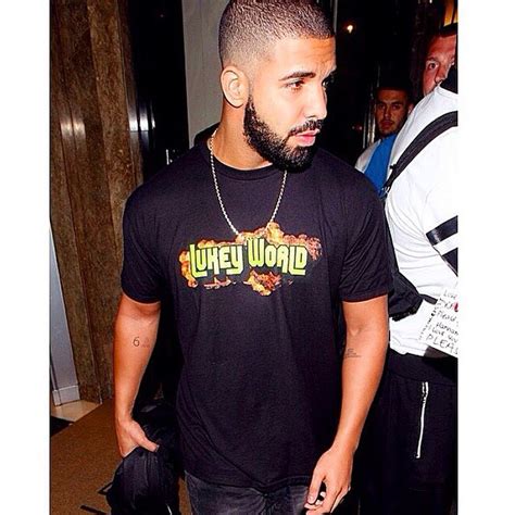 Shirtless Drake Looking Buff Flaunts Six Abs Ng