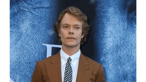 Alfie Allen Didnt Want Lily Allen To Release A Song About Him 8days