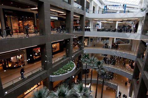 The costanera center mall is the largest south american mall and receives daily hundreds of tourists seeking the best shops of clothing, footwear, household and decorative items to buy. FOTOS Alumnas del Liceo 7 realizaron protesta al ...