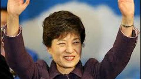 park geun hye becomes south korea s first female president