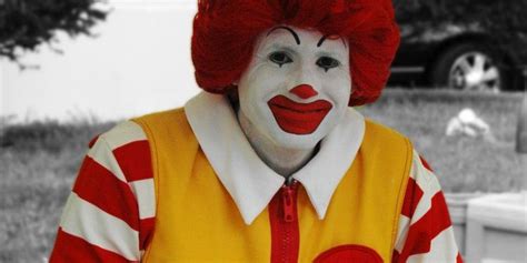 Mcdonald Decidió Esconder A Ronald Por La Ola De Payasos Asesinos Que