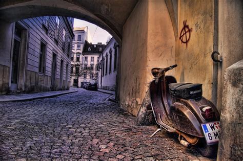 Old Street In The City Of Vienna Austria Wallpapers And Images