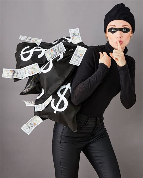 Bank Robber Costume Got Ten Minutes Great That S All You Need To Pull Off This Homemade