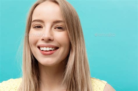 Portrait And Lifestyle Concept Happy Cheerful Young Woman Wearing