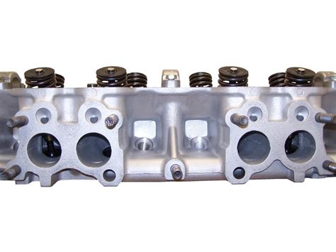 1981 1984 Toyota 22r Cylinder Head Complete