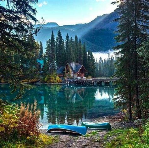 Emerald Lake Lodgebritish Columbia Canada Yoho National Park Lake