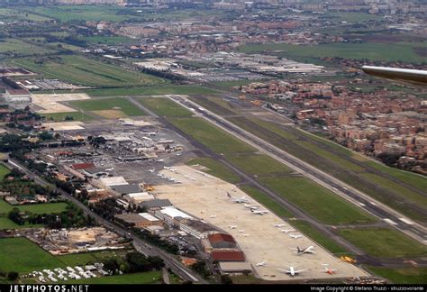 Ciampino airport supplies the perfect mix of tranquility and entertainment in the exciting city of rome. Aeropuerto de Roma-Ciampino - Megaconstrucciones, Extreme ...