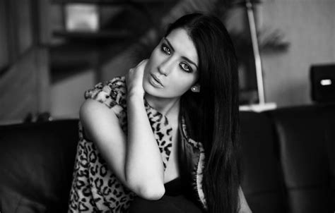 download wallpaper look pose model portrait makeup hairstyle black and white beauty