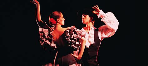 In the nineteenth century they were influenced by flamenco. Aprende a Bailar Sevillanas - Dancing Boulevard