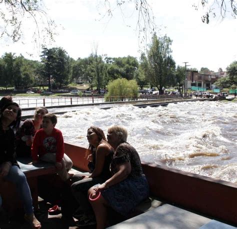 La correntada de agua arrastró autos y contenedores de basura e ingresó a las viviendas. Inundaciones en Córdoba | Noticias al instante desde LAVOZ ...