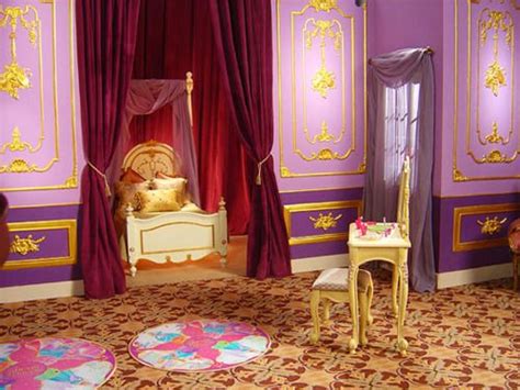 See more ideas about tangled room, disney bedrooms, disney rooms. Pin by Amy Woodruff on Enchanted | Tangled bedroom, Disney ...