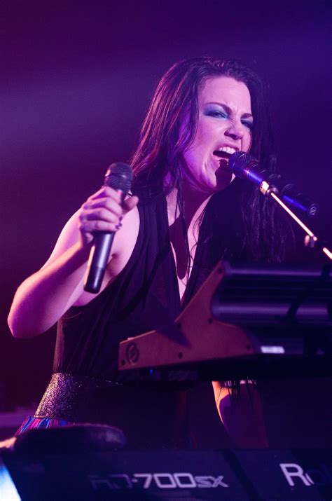 Amy Lee Performing At The Rave Eagles Club In Milwaukee On October 21 2011 9 15 10