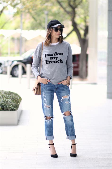3 Tips For Looking Cool Girl Chic In A Sweatshirt And Jeans Daily Craving