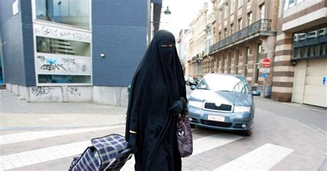 Interdiction Du Niqab Déjà Un Dérapage