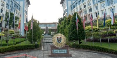 Pengantar universiti malaya (um)/university of malaya adalah nama perguruan tinggi yang pertama kali didirikan di malaysia. Hotel berdekatan (berhampiran) lokasi penting di Malaysia