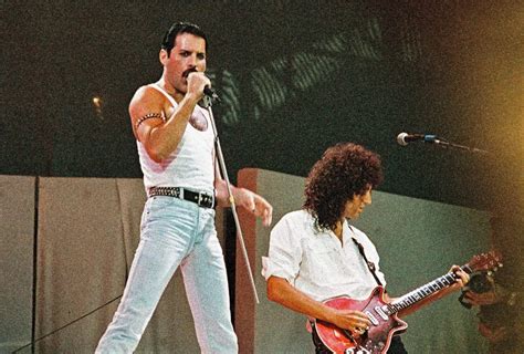 freddie mercury 13 unashamedly queer moments from the queen star
