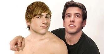 Big Time Rush Fakes Logan Henderson Holds Kendall Schmidts Dick