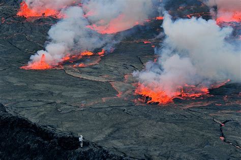 The mount nyiragongo volcano outside goma in the eastern democratic republic of congo started to erupt on saturday, according to the drc government and the goma volcano observatory. Lava Lake at Nyiragongo Volcano | Amusing Planet