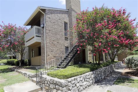 Two Story Apartments Austin All Guestrooms Feature A Variety Of