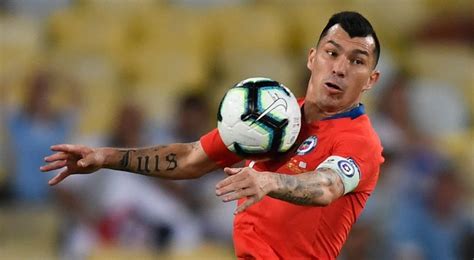 İşte o isim ve yeni adresi. Gary Medel firma en Bologna y regresa al fútbol italiano ...