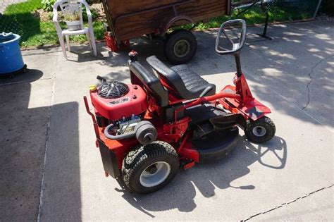 Snapper 28 Mulching Riding Lawn Mower With Bagger Attachment Skid
